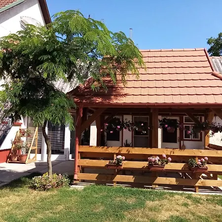 Mezeskucko Tiszaszolos